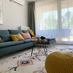 A Chic Lakeside Dig - Alexandra Apartment Fonyod