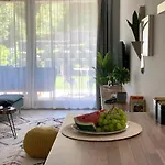 Apartment A Chic Lakeside Dig - Alexandra *