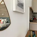 A Chic Lakeside Dig - Alexandra Apartment