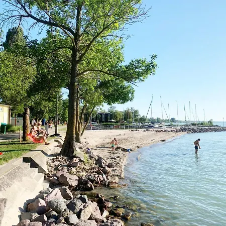 公寓 A Chic Lakeside Dig - Alexandra Fonyód