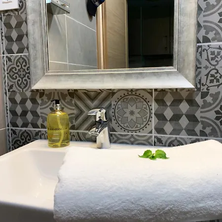 A Chic Lakeside Dig - Alexandra 公寓 *